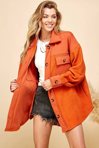 WOMEN FRONT POCKET BUTTON OVERSIZE JACKET: RUST / M