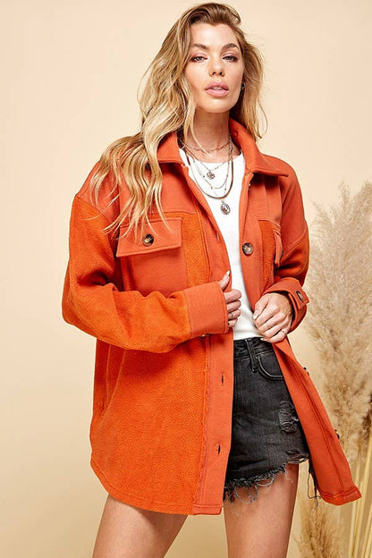WOMEN FRONT POCKET BUTTON OVERSIZE JACKET: RUST / M